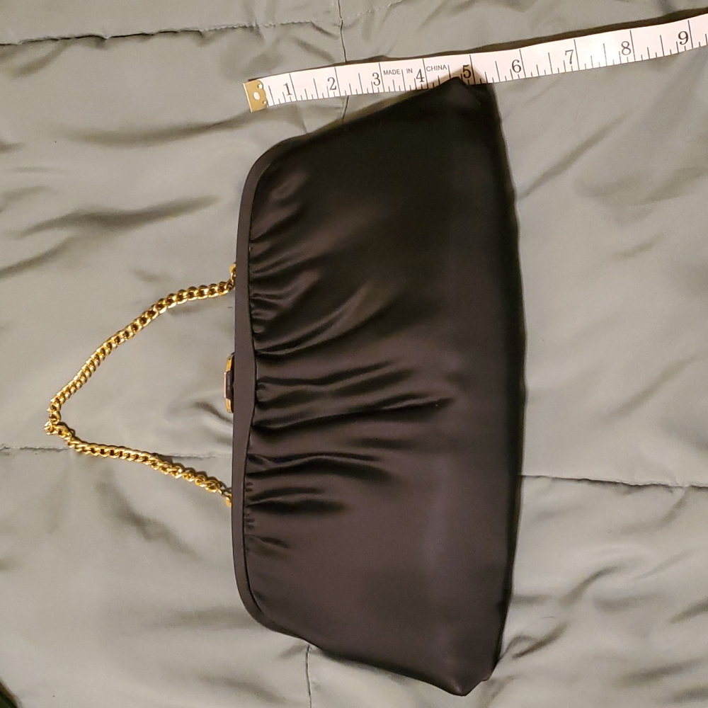 Chained Handbag - Picture 6 of 7